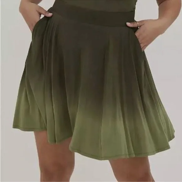 NWT Torrid Ombre Olive Green Women's Mini Skirt 2X - Picture 1 of 7